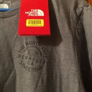 New Northface tee